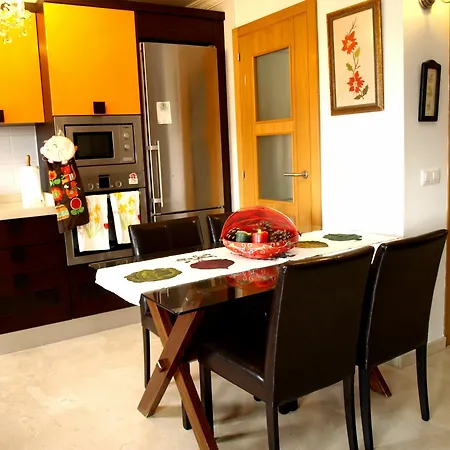Flatguest - Quality Duplex Apartment